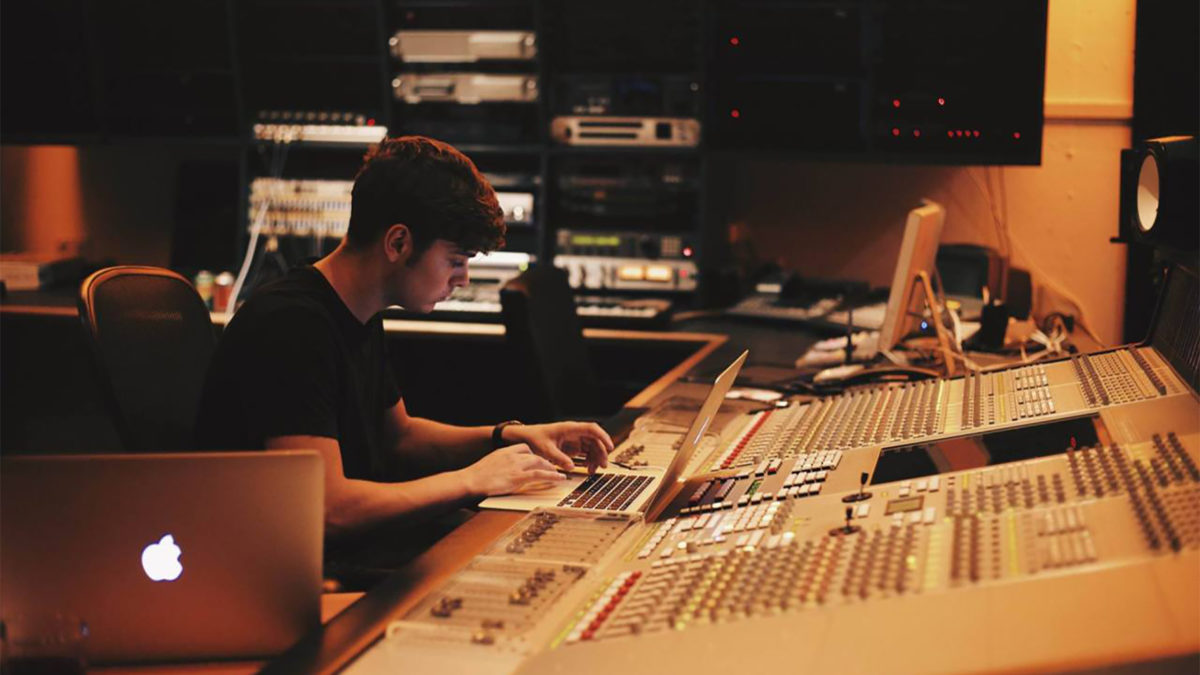 Martin Garrix's STMPD Recording Studios Finishes ...